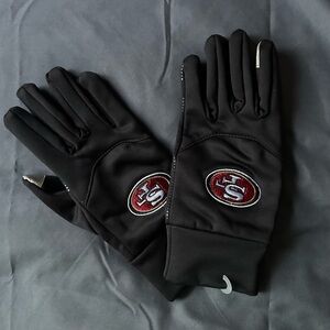 FOCO SF 49er Women’s Black Text Gloves NWT